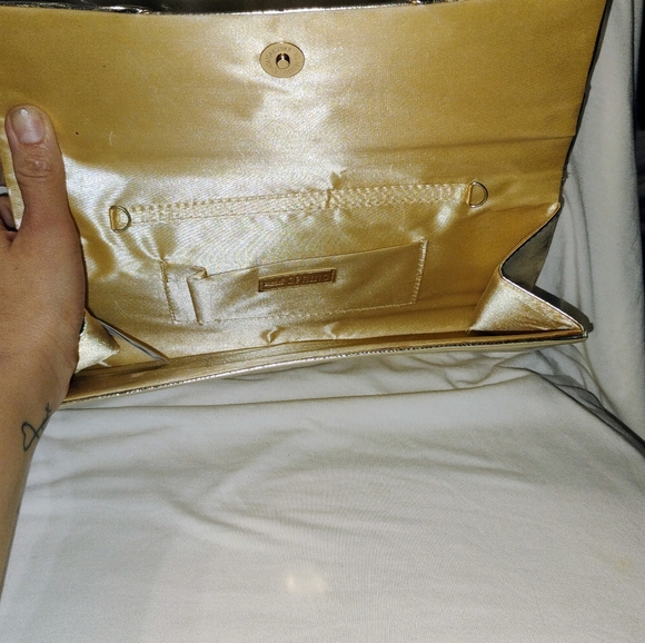 Call it Spring Clutch - Picture 2 of 4